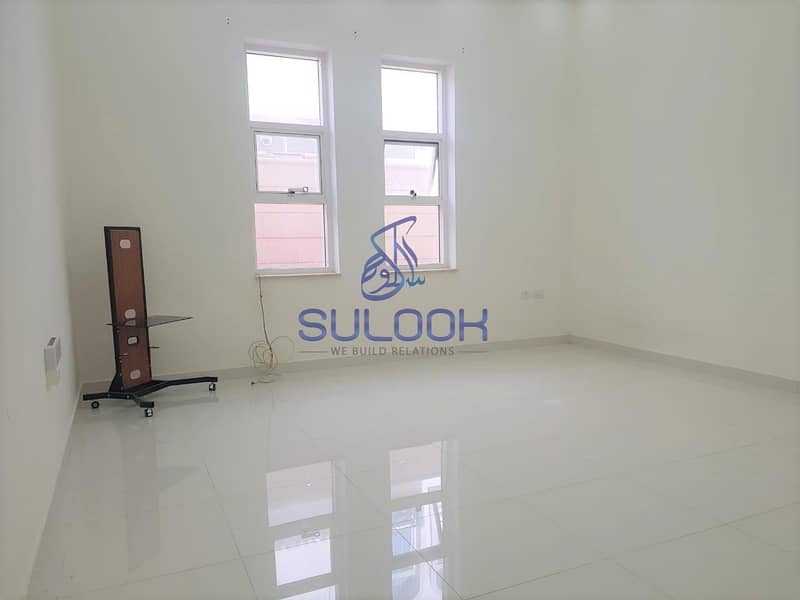 6 Huge studio near Wahda mall Bus Station