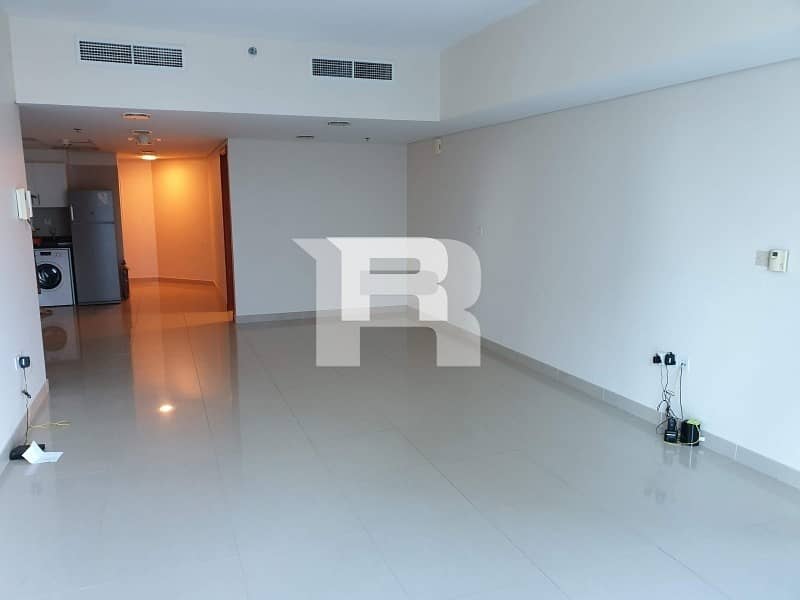 High Quality 1 Bedroom in DIFC Pool View High Quality 1 Bedroom in DIFC Pool View