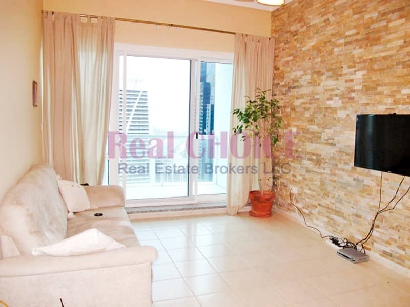 6 Fabulous 1BR Apartment in front of the  Metro Station