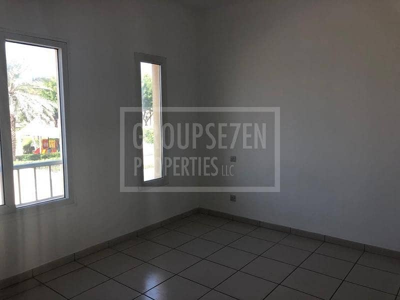 10 Vacant 3 Bed Villa for Sale in Maeen 2