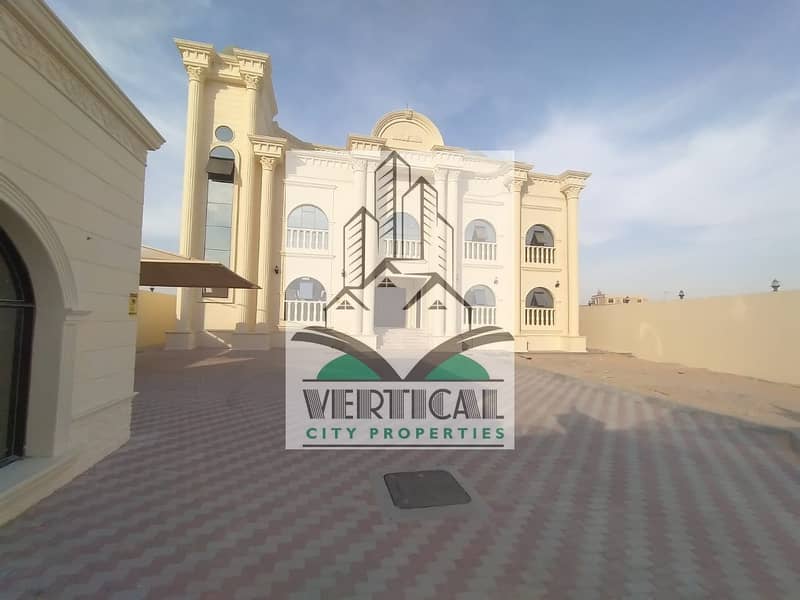 Wonderful and new villa 11 rooms in Mohamed bin Zayed city