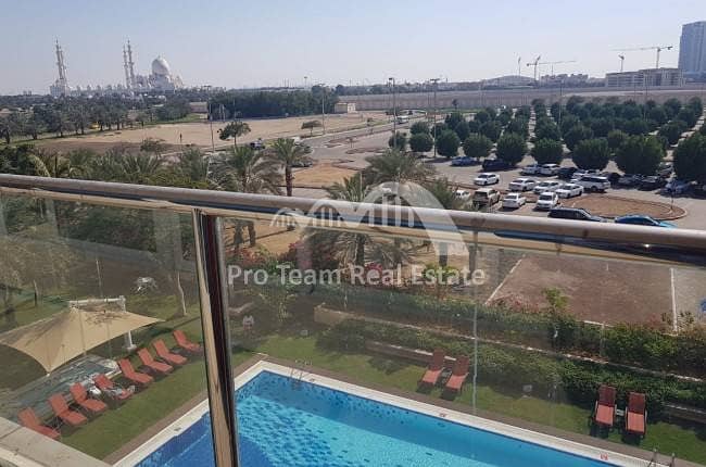 Pool View 2BR APT with Balcony in Park Rotana