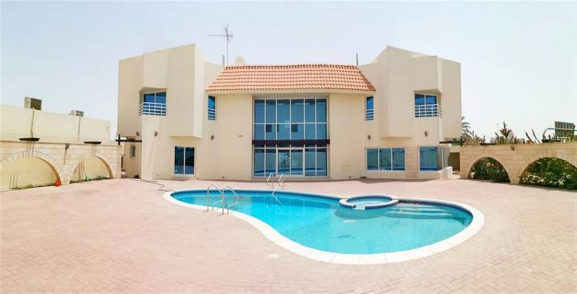 6BR villa with pool Umm Al Sheif clise to MOE