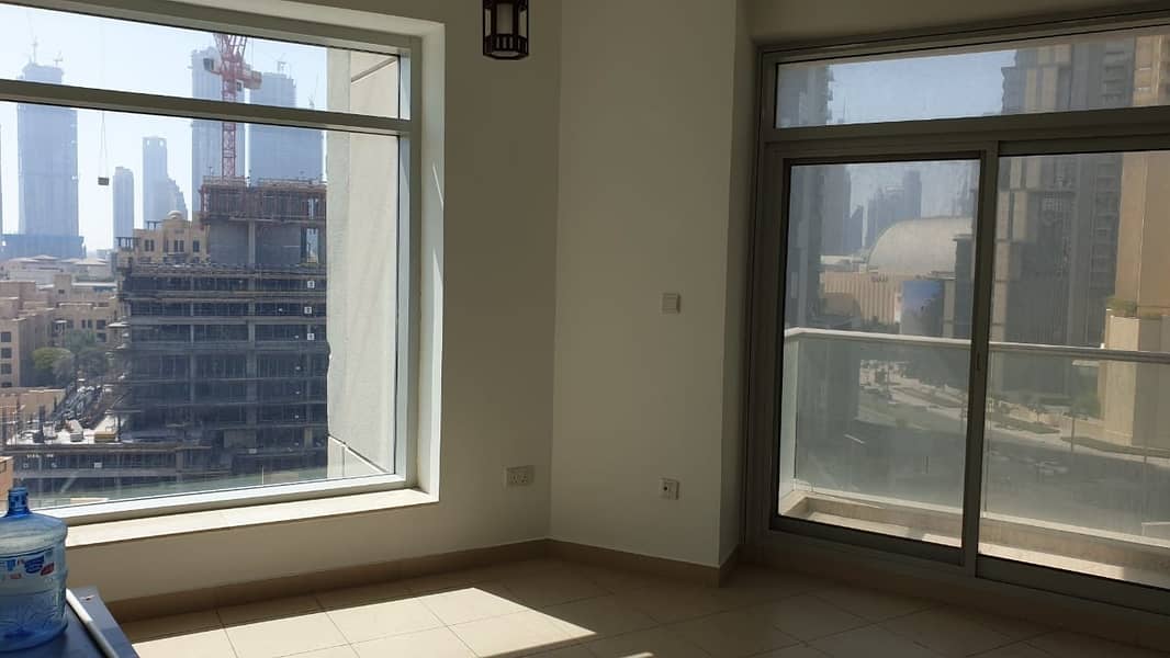 5 2Bed | Burj View | lower floor | Multiple cheques