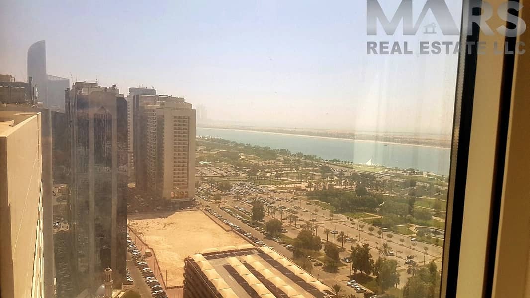 Spacious and Great Location Apartment Spacious and Great Location Apartment