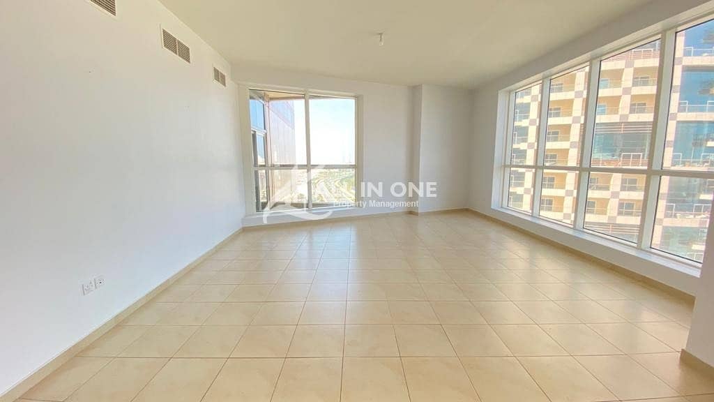 Extravagant 3BR with Open Balcony in Sea View!