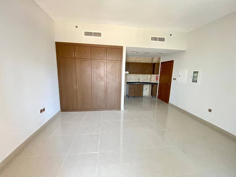 -08 BIGGER  TERRACE  BRAND NEW STUDIO / BIGGER  SIZE/ FULLY FACILITIES BUILDING / WITH BALCONY / FOR RENT IN PHASE 2