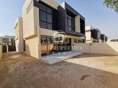 Spacious THM1| Golf Course Community|Near Exit Spacious THM1| Golf Course Community|Near Exit