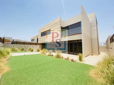 Live In Outstanding 5 BR Luxurious Villa with Huge Garden. Live In Outstanding 5 BR Luxurious Villa with Huge Garden.