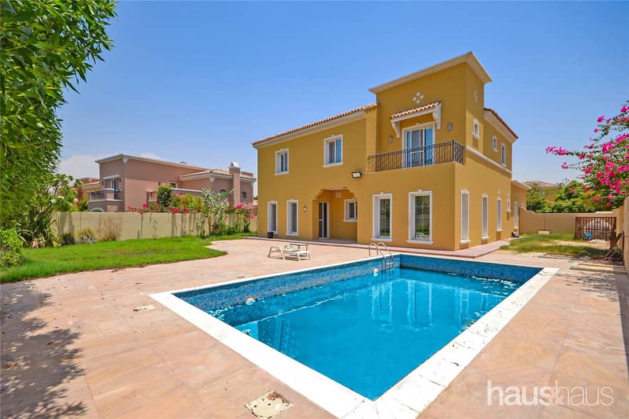 Private Pool | Close to gate | Available Now