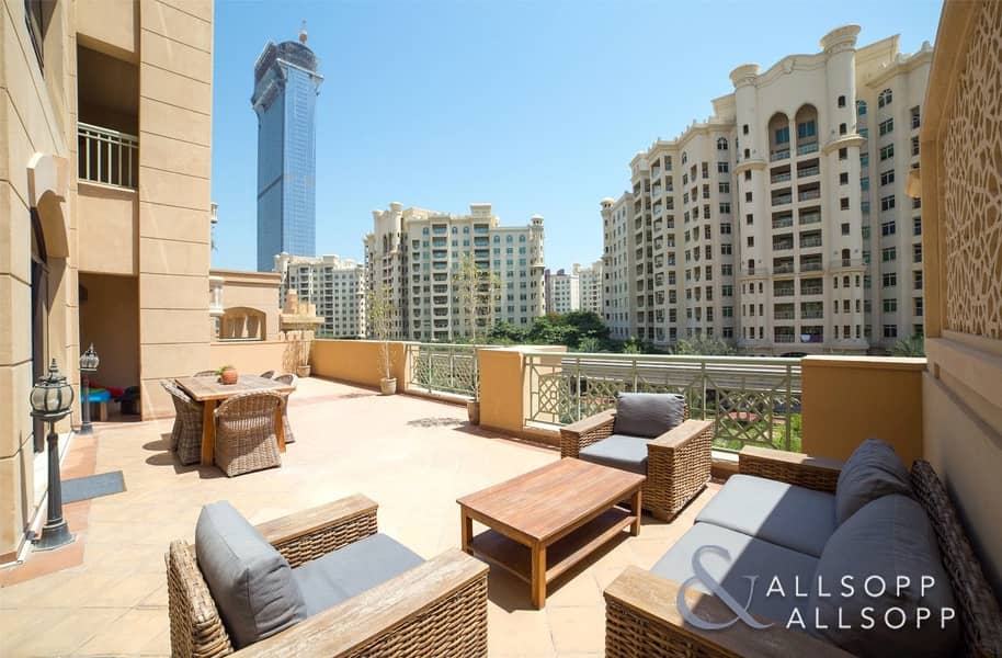 Exclusive| Extended Terrace| Close to Mall