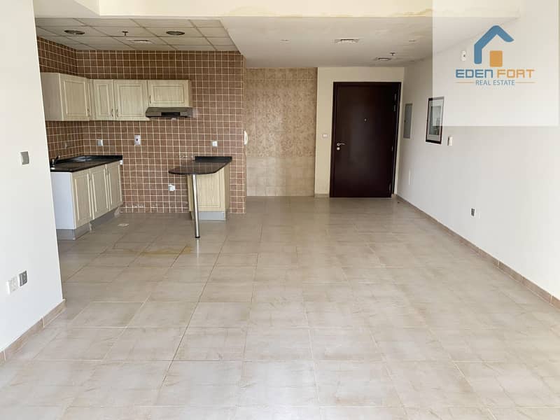 Chiller free 2 Bedroom Vacant Apartment! Chiller free 2 Bedroom Vacant Apartment!