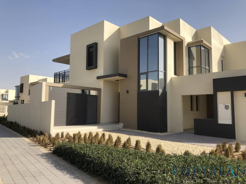 BRAND NEW| CORNER UNIT | 4 BEDROOM + MAIDS| GARDEN FACING | SINGLE ROW BRAND NEW| CORNER UNIT | 4 BEDROOM + MAIDS| GARDEN FACING | SINGLE ROW