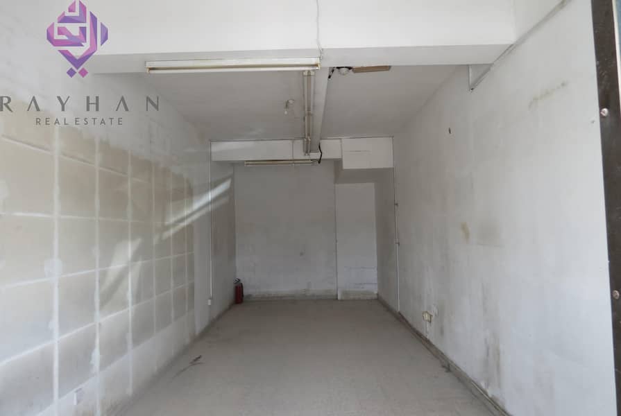 3 HUGE DOOR SHOP AVAILABLE NEAR SHARJAH CITY CENTER/ NO COMMISSION/ DIRECT FROM OWNER