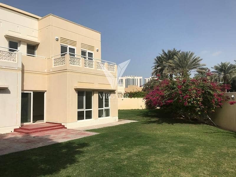 Golf course facing 5 Bed Villa Meadows-1