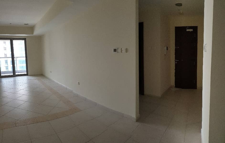 5 1 BR Apartment With Balcony | Princess Tower