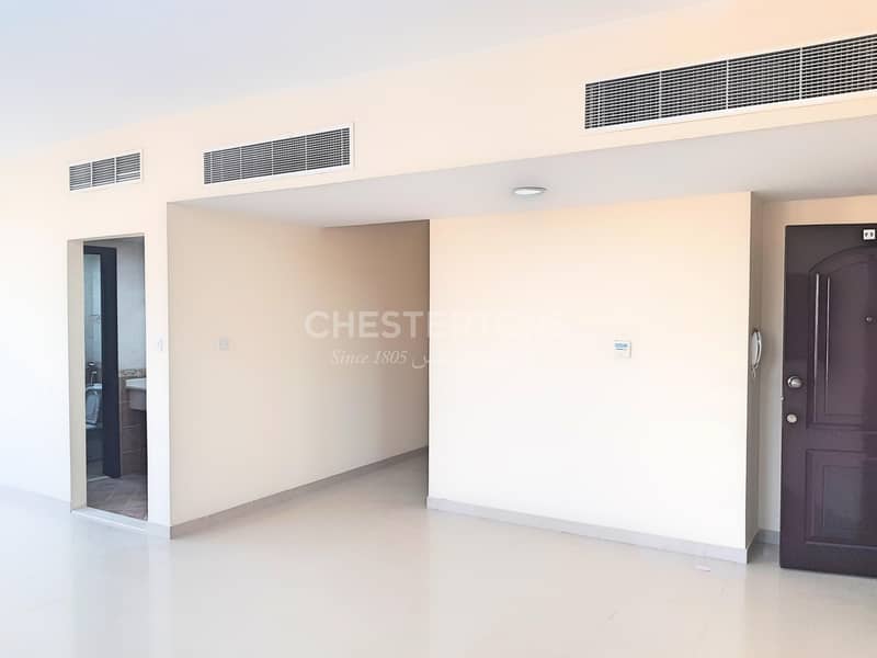 Spacious Bright 3 bed with mains room Walking distance from Khalifa University
