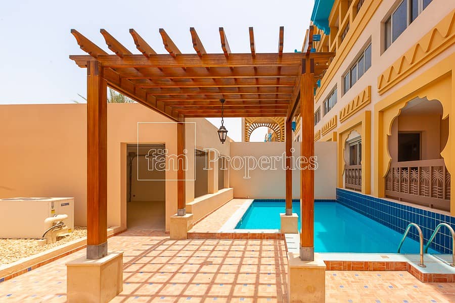 Townhouse | Private Pool | Sea View | Garage