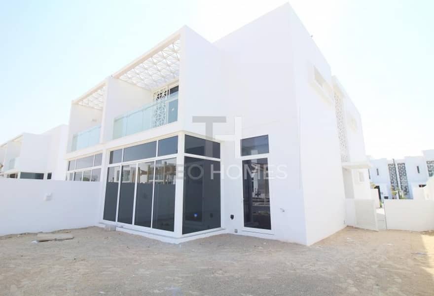 Pool Facing | Extended Plot | 4 Bed + Maid Pool Facing | Extended Plot | 4 Bed + Maid