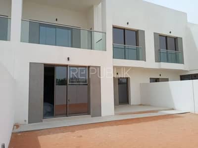Stylish and Elegant Townhouse Awaits for You Type EA Stylish and Elegant Townhouse Awaits for You Type EA