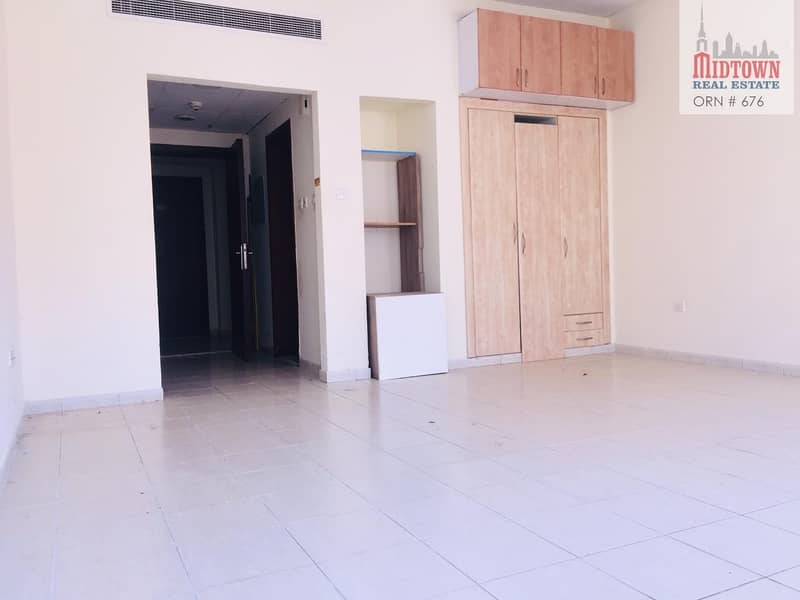 5 Well maintained studio available in Morocco cluster