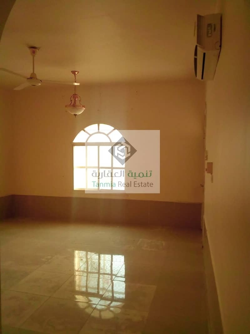 Clean and Net Villa 3 bedrooms for rent in Al Mowahat 3