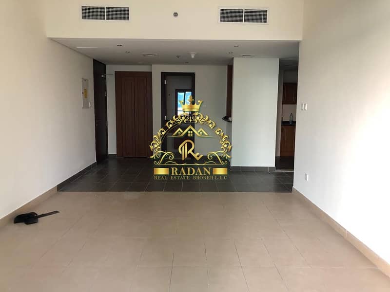 2 Low Floor 1BR Apartment in Lakeside Residence
