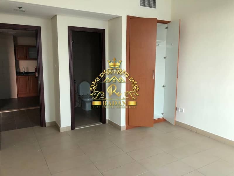 6 Low Floor 1BR Apartment in Lakeside Residence