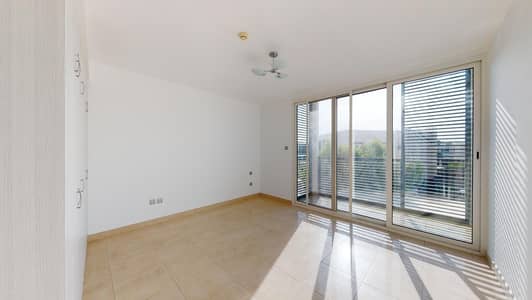 3 Bedroom Villa for Rent in Umm Al Sheif, Dubai - Maid's room | Kitchen appliances | Contactless tours 3 Bedroom Villa for Rent in Umm Al Sheif, Dubai - Maid's room | Kitchen appliances | Contactless tours