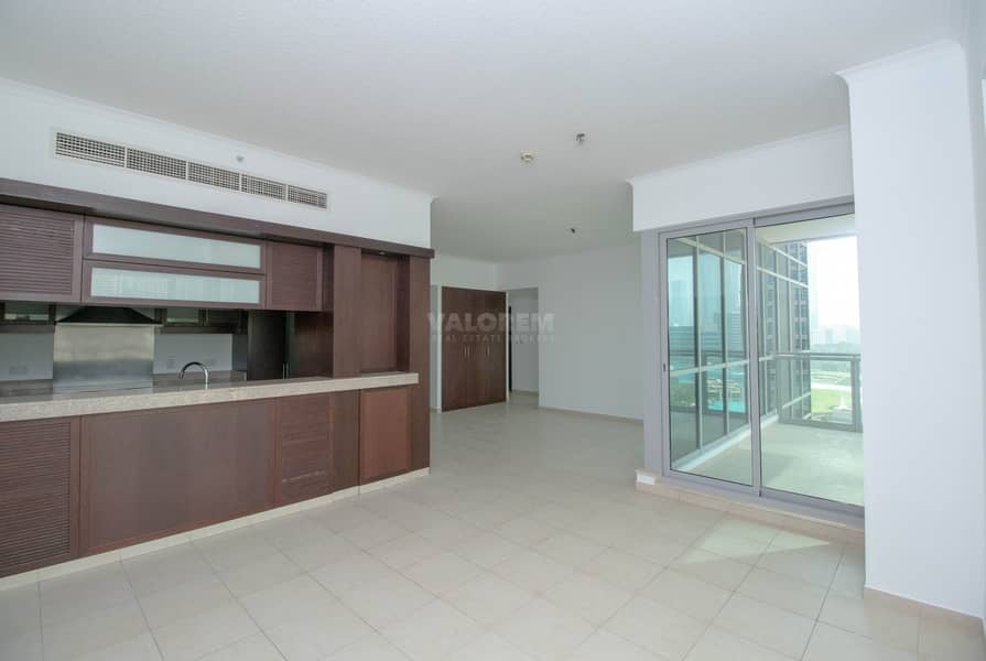 Spacious Bedroom I Well Maintain I Nice View Spacious Bedroom I Well Maintain I Nice View
