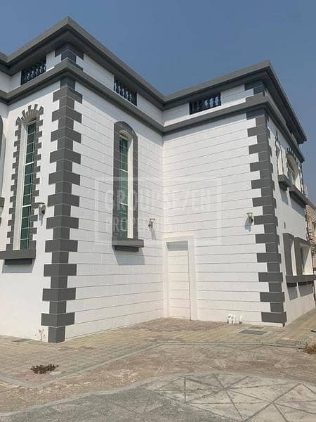 5 5 Bed Villa with Pool for Rent in Umm Al Sheif