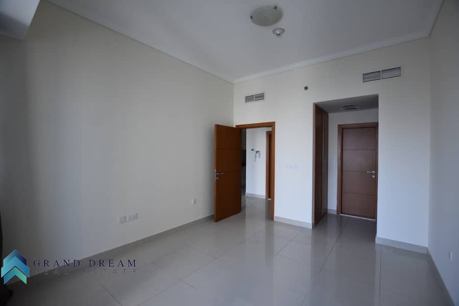 Superb Offer | Well Kept 2BHK | High Floor | Sea View