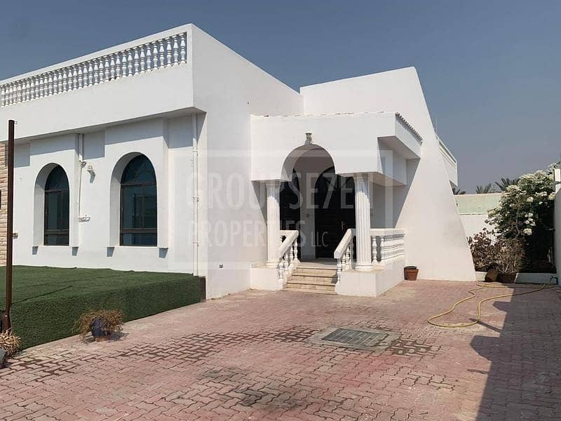 2 4 Bedroom Villa for Rent in Umm Al Sheif
