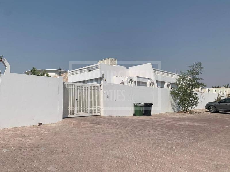 4 4 Bedroom Villa for Rent in Umm Al Sheif