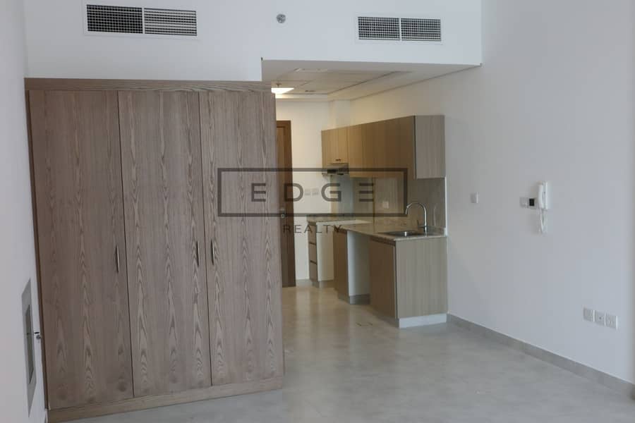Studio / Best Price / Nice Layout Studio / Best Price / Nice Layout