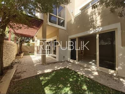 Elegant and Spacious 3 Bedroom with Private Garden Elegant and Spacious 3 Bedroom with Private Garden
