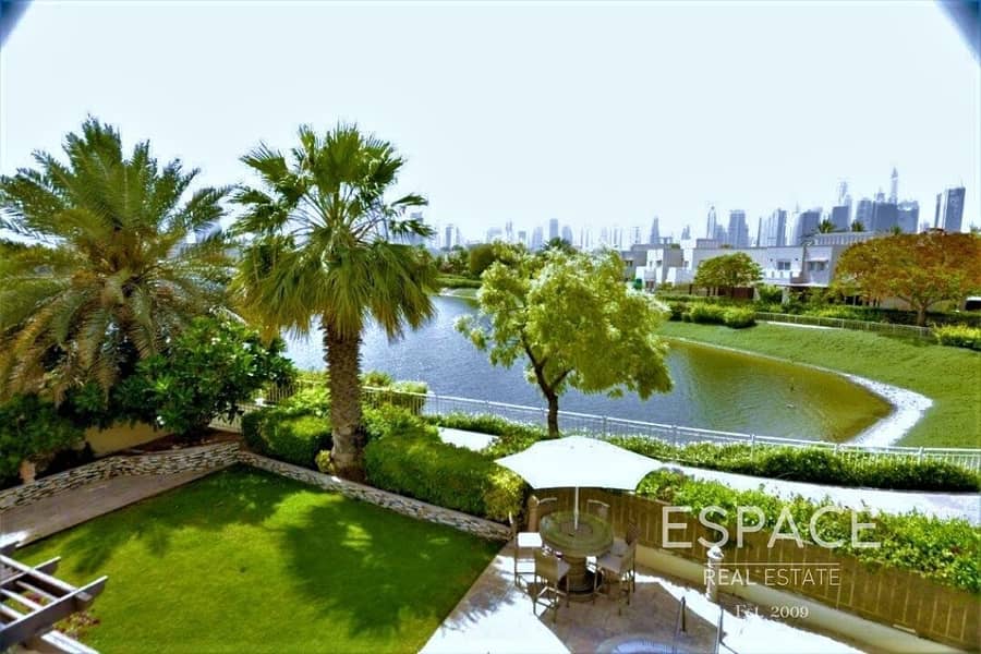 Lake & Skyline View | 5 Beds Corner Plot