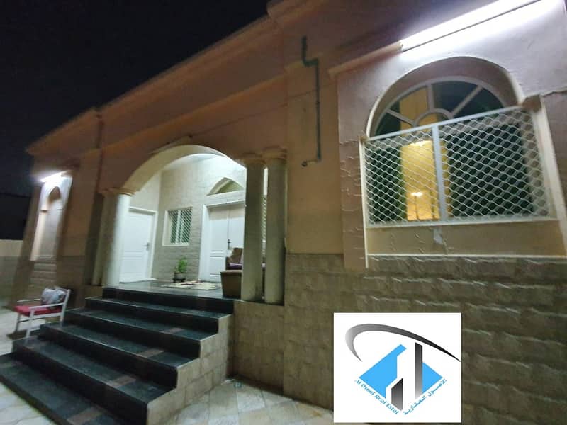 Excellent  ground floor Villa in alrawda  with electricity and water  nearby the main road.