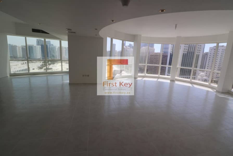Immense 3 Master + Maid & Storage in Heart of Town Immense 3 Master + Maid & Storage in Heart of Town