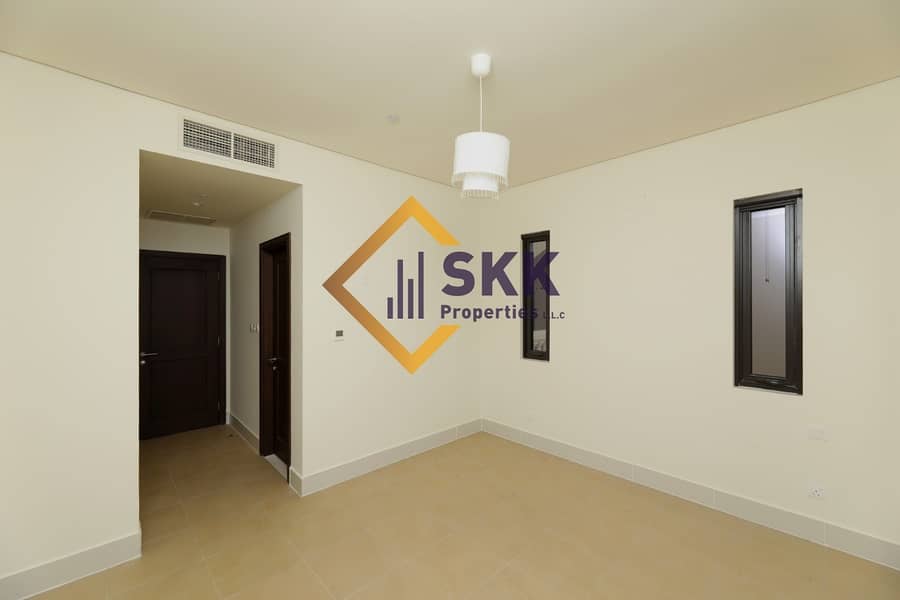 Hottest Deal | Bright and Luxurious 3BR Apt | 140k Only