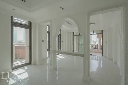 OT Specialist | Private Terrace|Burj Khalifa View OT Specialist | Private Terrace|Burj Khalifa View
