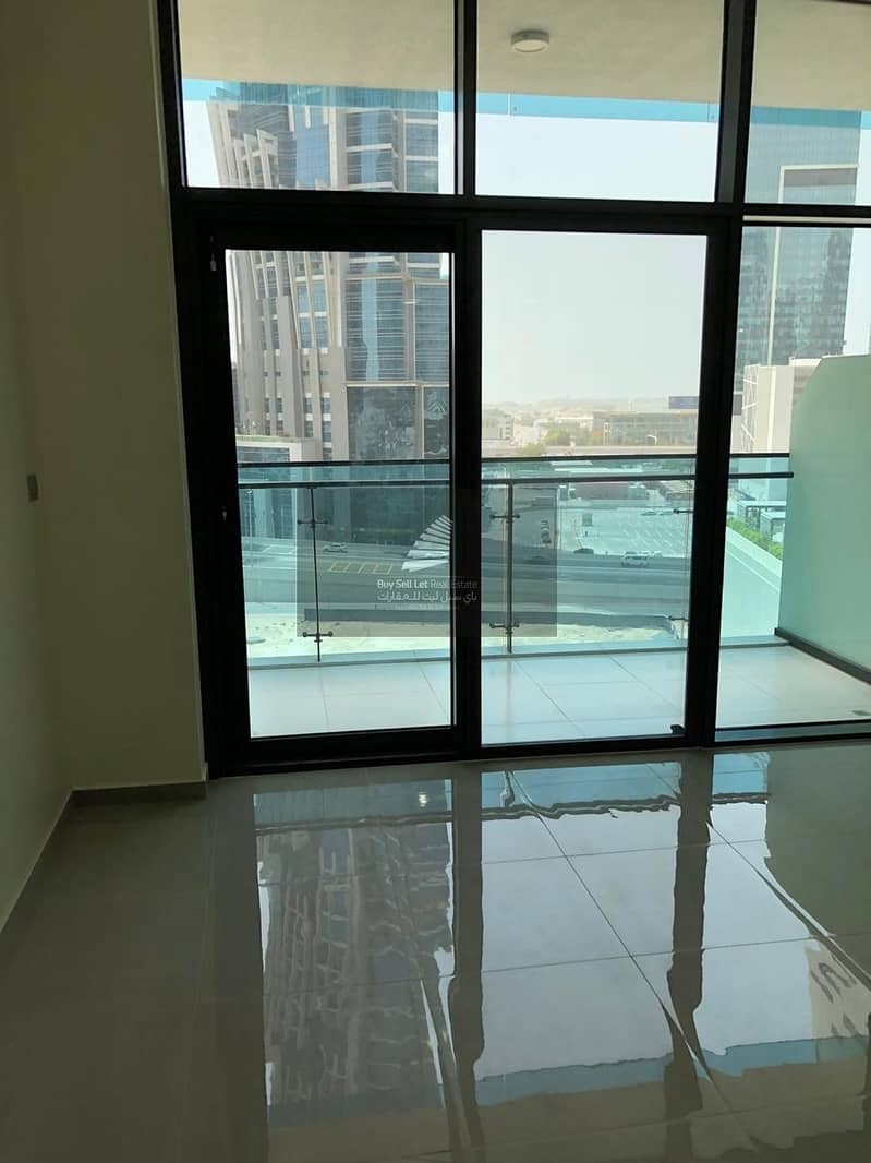 2 HOT DEAL 1bhk in Merano tower business bay 50k with 4 chqs