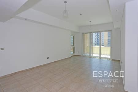 Large 2 BDR Plus Maids | Palm Jumeirah Large 2 BDR Plus Maids | Palm Jumeirah