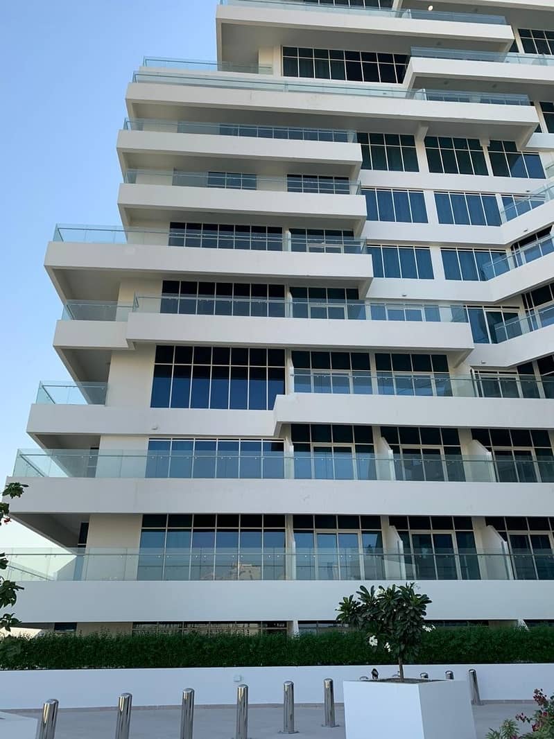 BIG APARTMENT WITH FULL CREEK & ZABEEL VIEW! READY TO MOVE! URGENT SALE