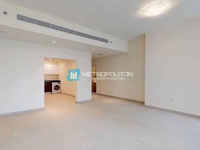 Large Bright Layout Chiller Free Kitchen Equipped Large Bright Layout Chiller Free Kitchen Equipped