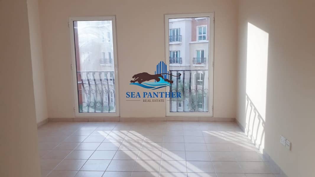 STUDIO WITH EXTRA WARDROBES | NEXT TO METRO STATION STUDIO WITH EXTRA WARDROBES | NEXT TO METRO STATION