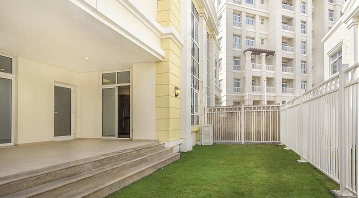 Modern 4 bedroom Town house Modern 4 bedroom Town house