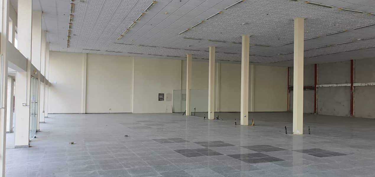 8500 square feet showroom FOR RENT near main road available in Industrial area no 4, Sharjah