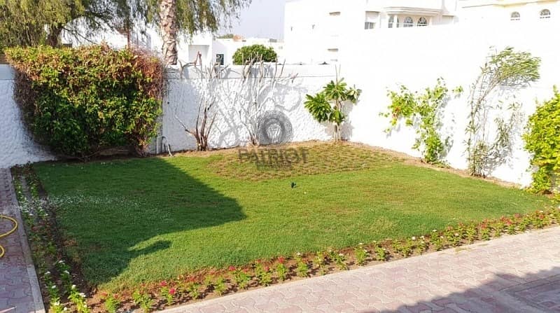 Awesome Independant Villa with Wooden Floor Awesome Independant Villa with Wooden Floor