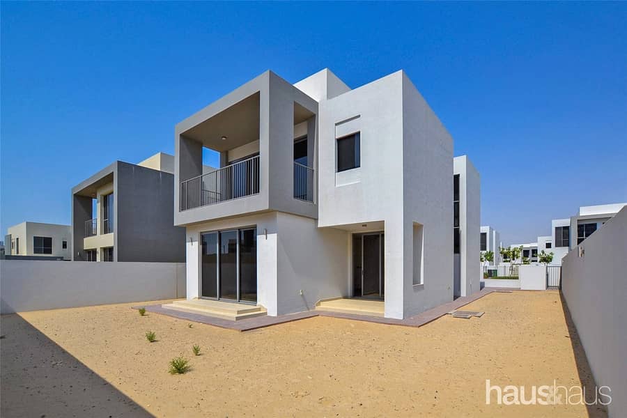 Three Bedroom + Maids | Close to Pool and Park Three Bedroom + Maids | Close to Pool and Park